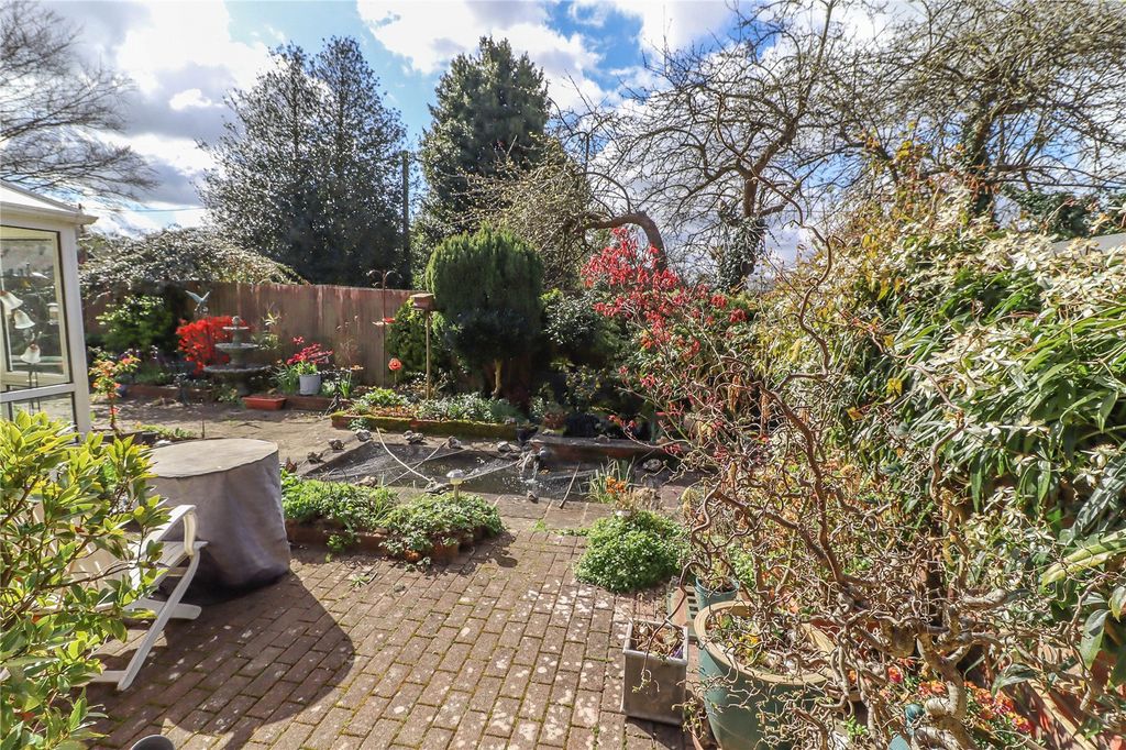 Property photo 2 of 16 Picture No. 21