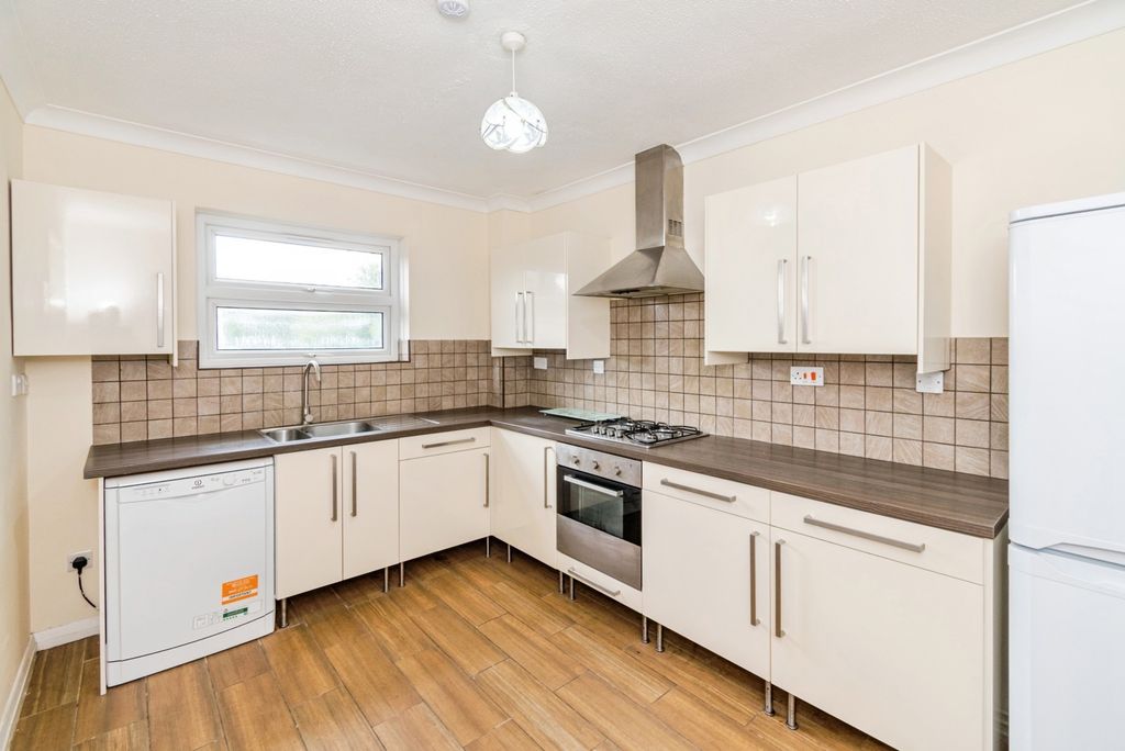 Property photo 3 of 8 Pbox-Img.Jpg