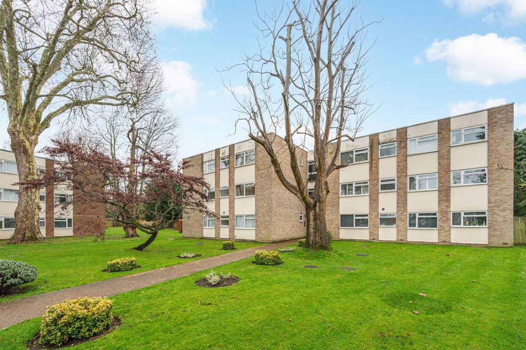 Property photo 1 of 2