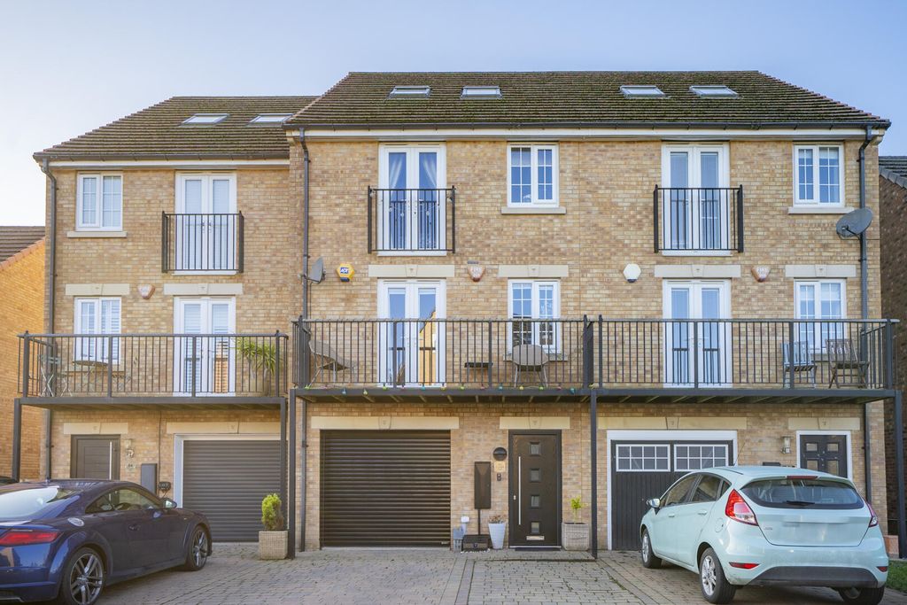 Property photo 1 of 21 Front (Exterior)