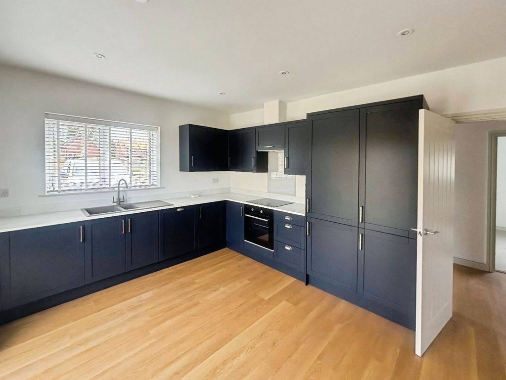 Property photo 2 of 10 5152011