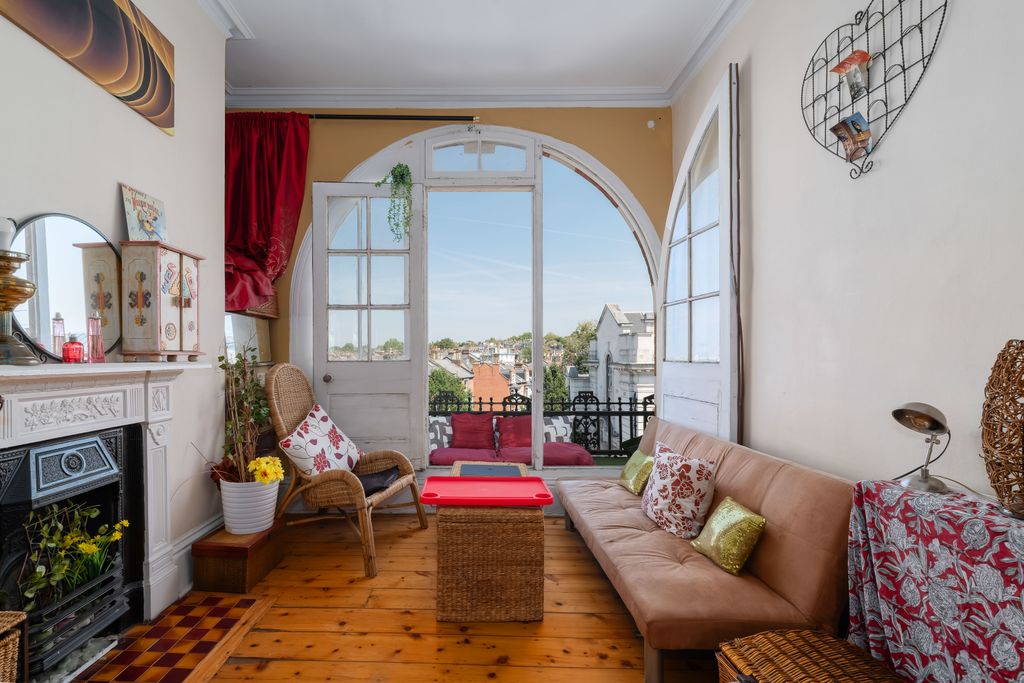 Property photo 1 of 30
