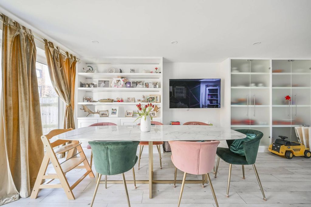 Property photo 3 of 24