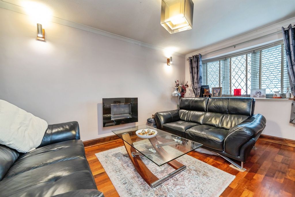 Property photo 3 of 19