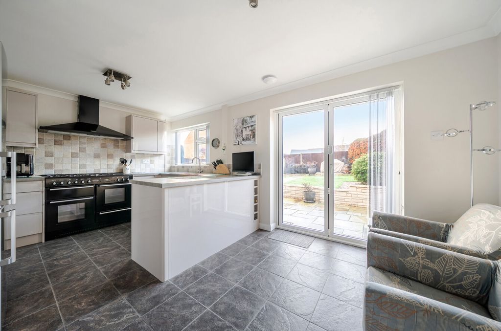 Property photo 3 of 14 1400829-14-696A13...