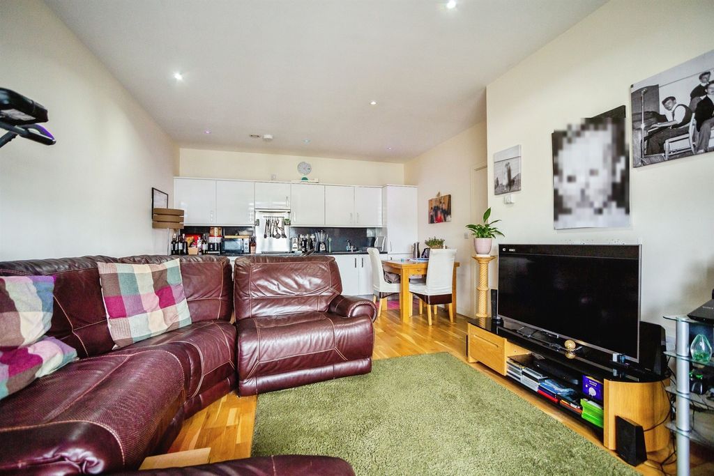 Property photo 3 of 9
