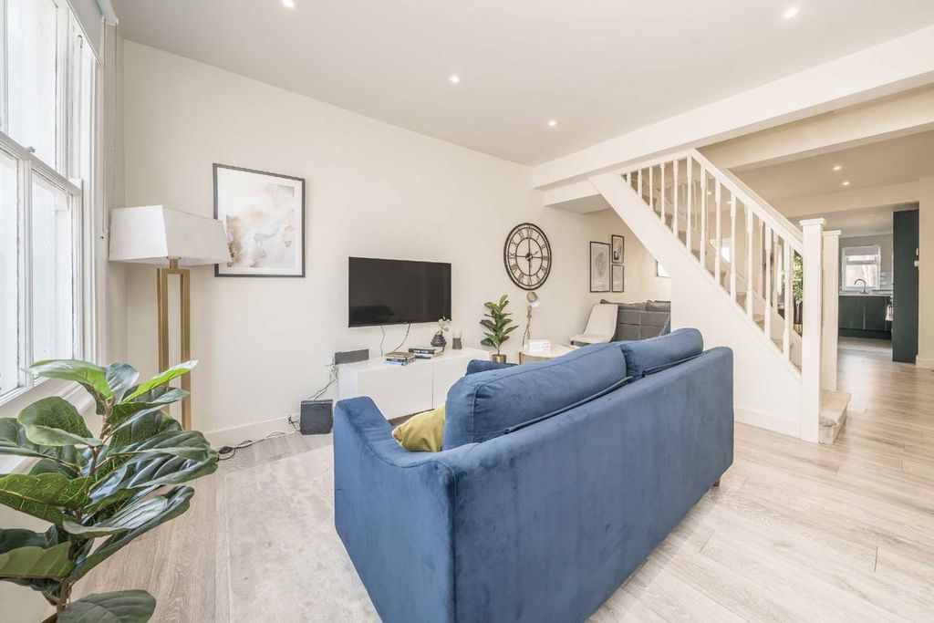 Property photo 2 of 5