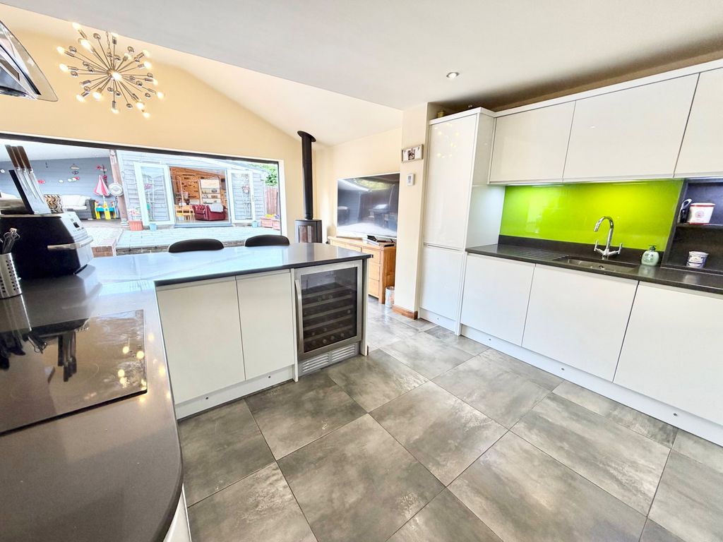 Additional image 6 of 4 bed bungalow for saleNuthatch Drive, Brierley Hill DY5