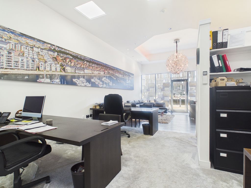 Property photo 2 of 6 Photo 5