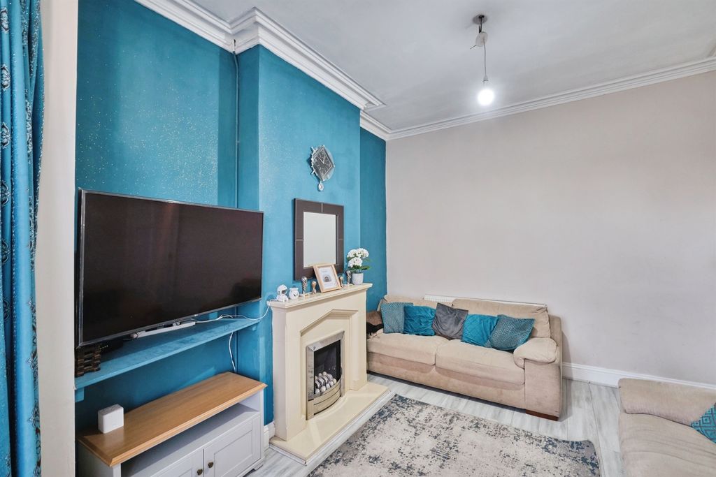 Property photo 3 of 20