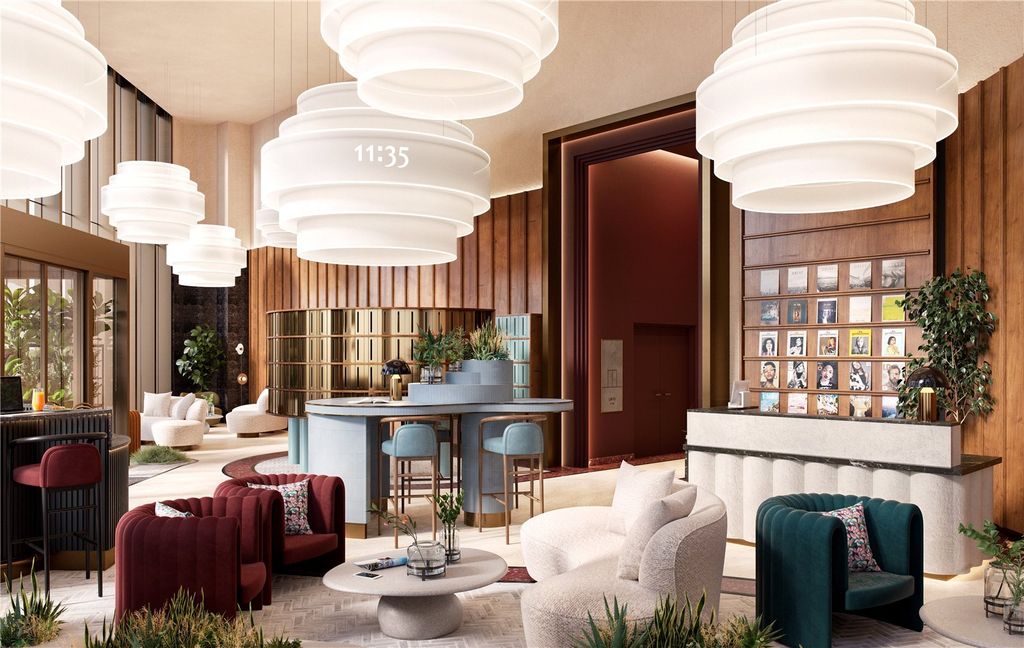 Property photo 3 of 13 Lobby