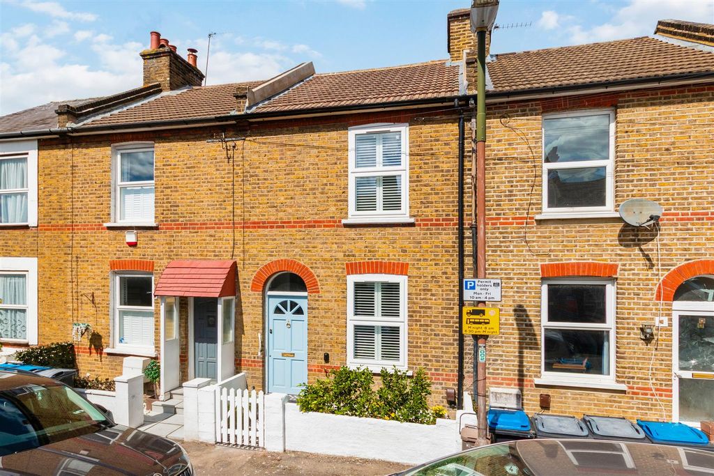 Property photo 1 of 12 Stanley Road