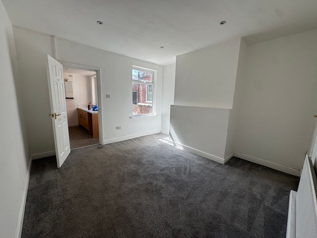 Property photo 3 of 10 Image
