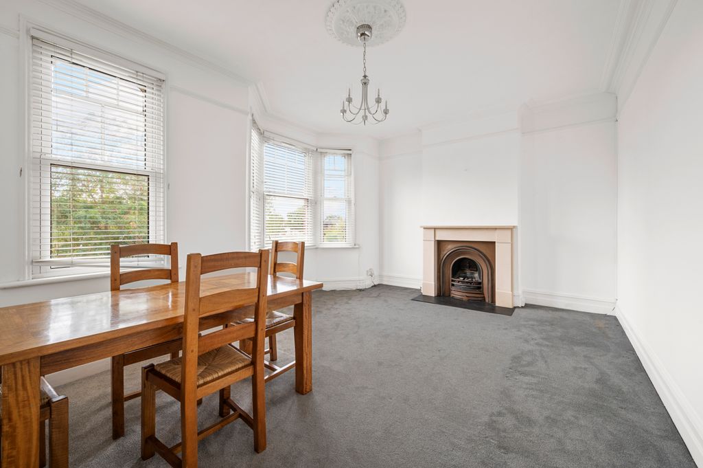 Property photo 3 of 17 Picture No. 06