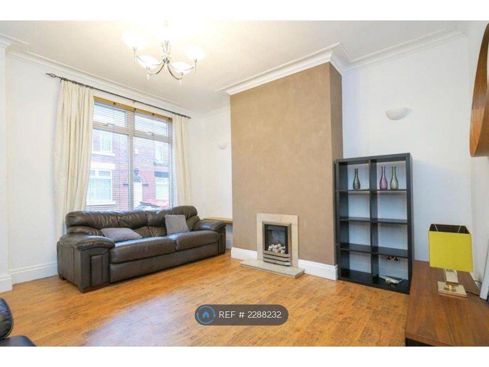 Property photo 2 of 14 Living Room 2
