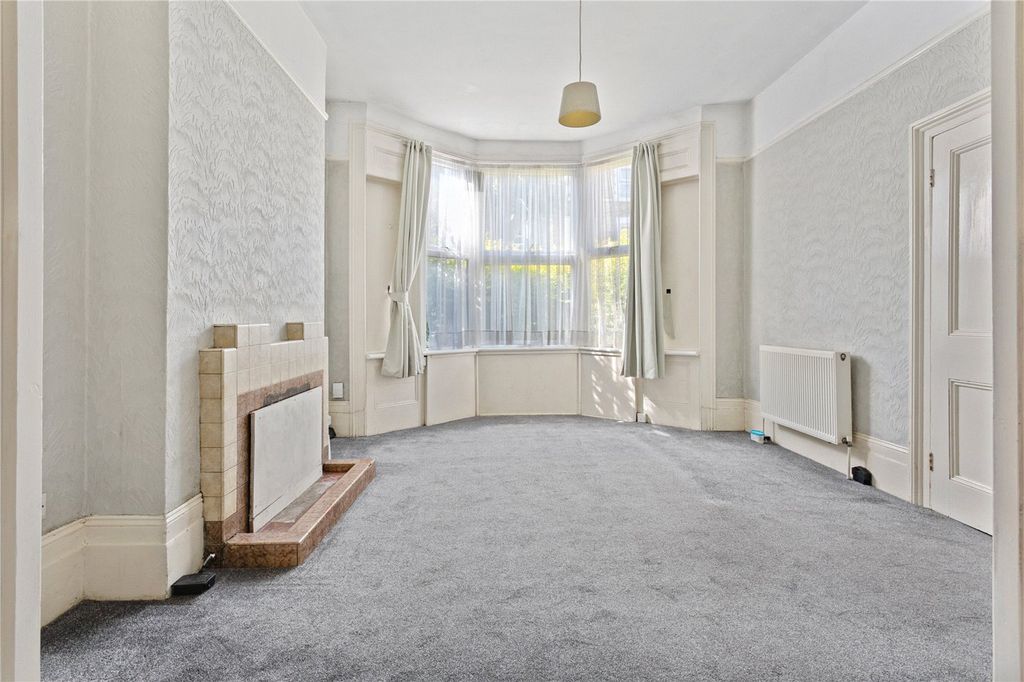 Property photo 2 of 12 Picture No. 02