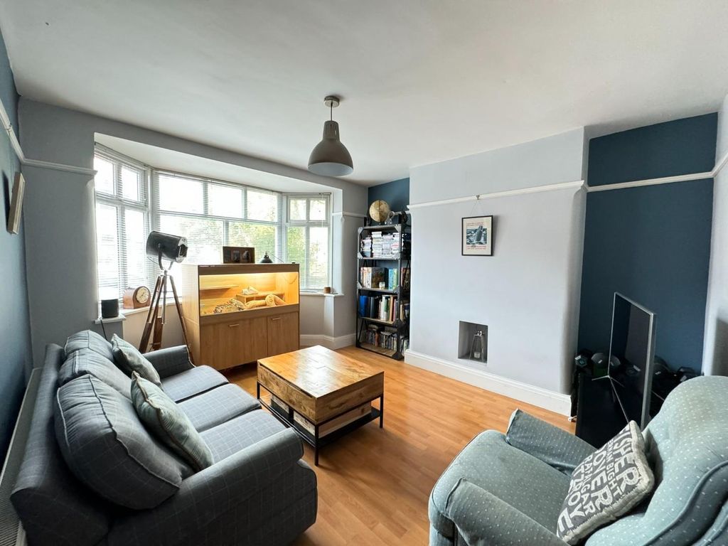 Property photo 2 of 26