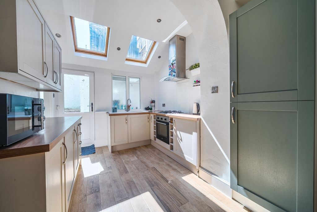 Property photo 2 of 20 1448555-12-69Eb5E0624Da4