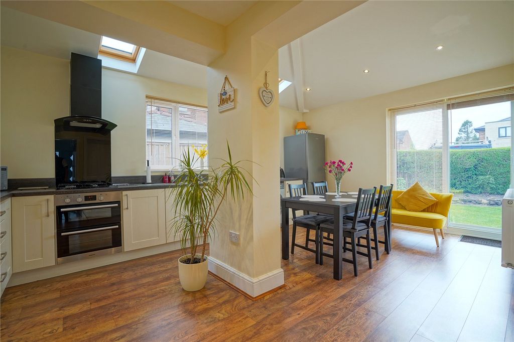 Property photo 2 of 23 Picture No. 30