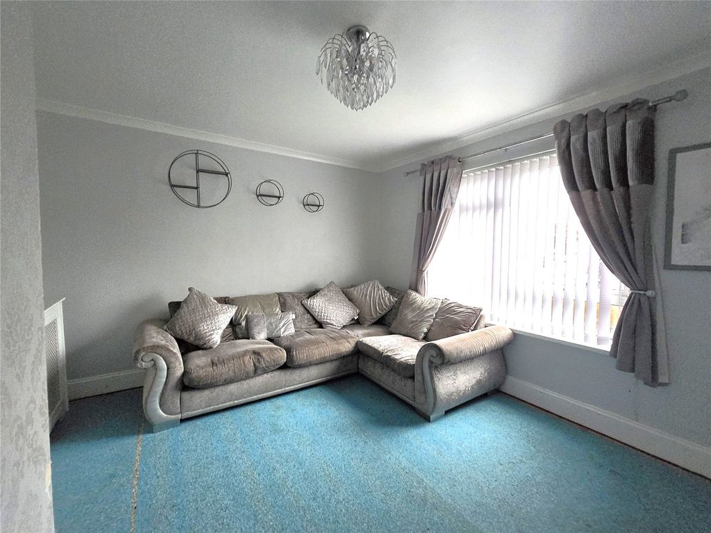 Property photo 2 of 19 Picture No. 27