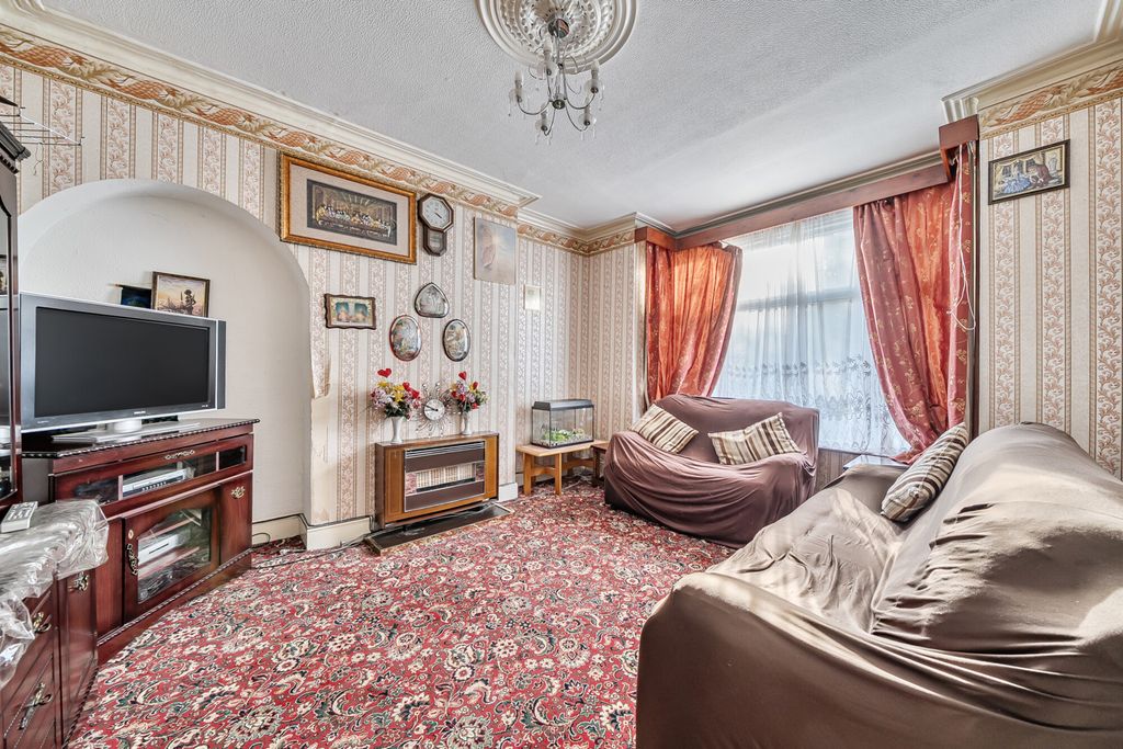 Property photo 2 of 10 Reception