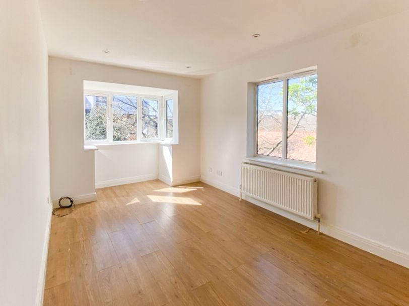 Property photo 2 of 5 Living