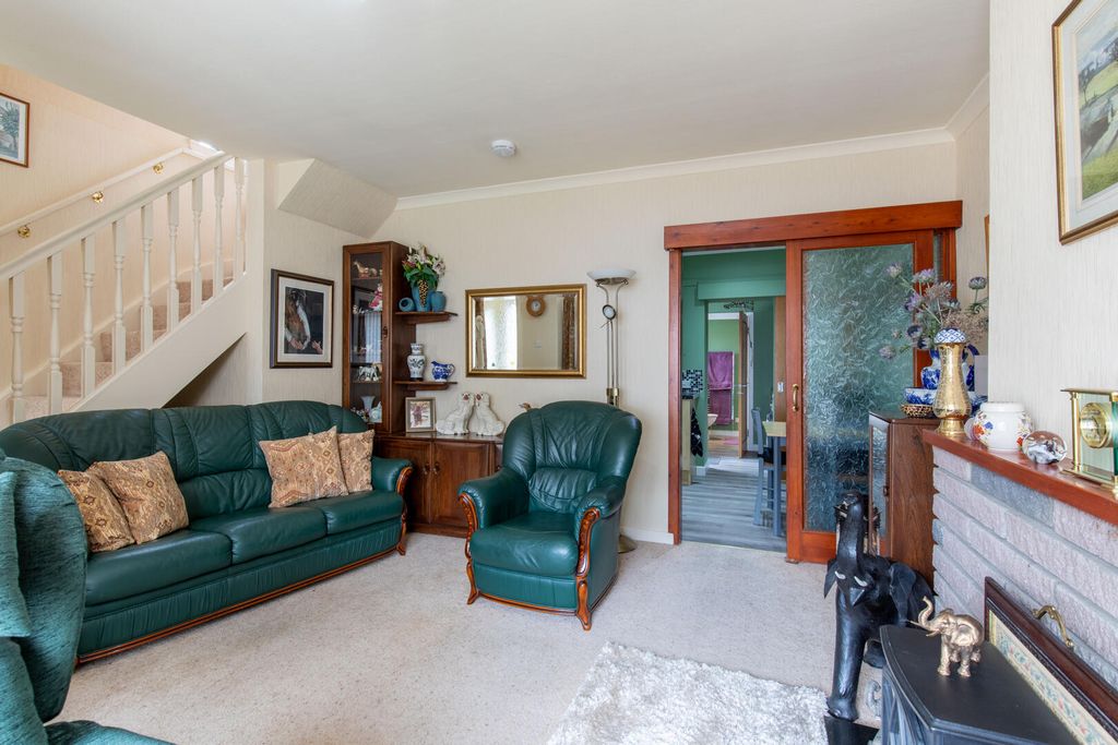 Property photo 2 of 19 Living Room