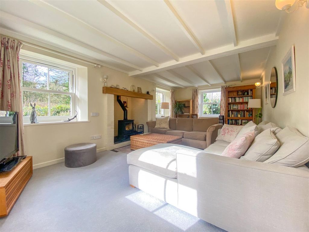 Property photo 2 of 31
