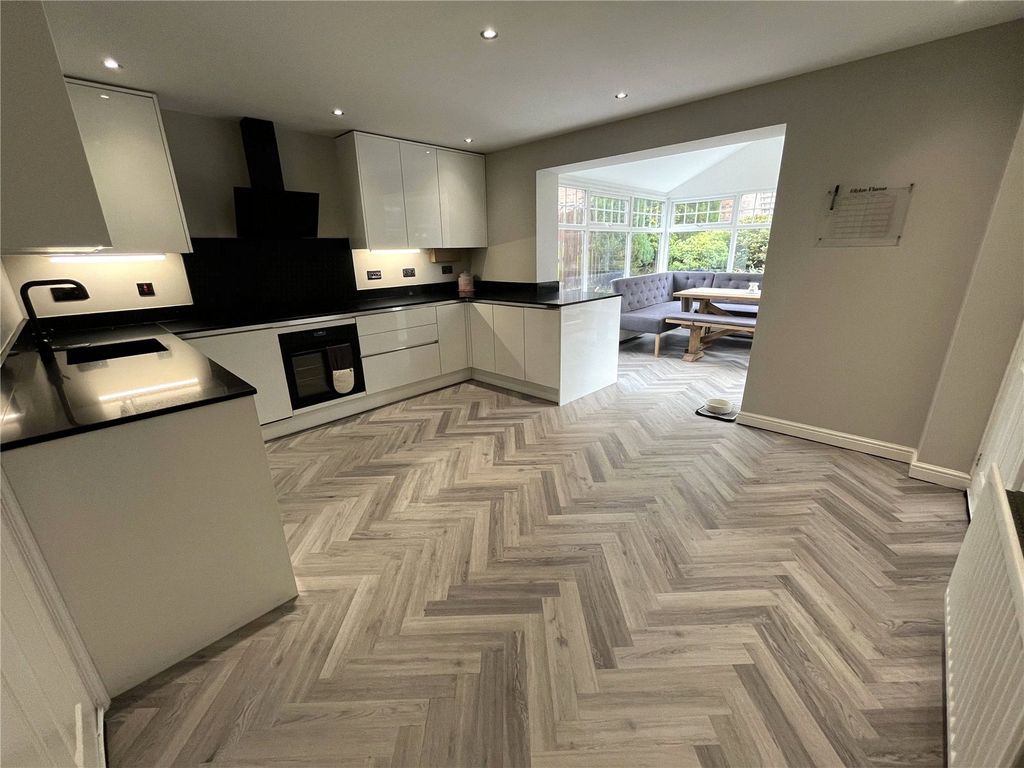 Property photo 3 of 40 Picture No. 37