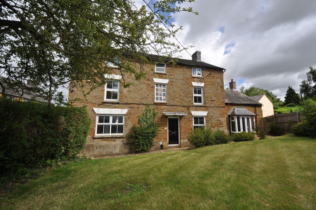 Property photo 1 of 17 External