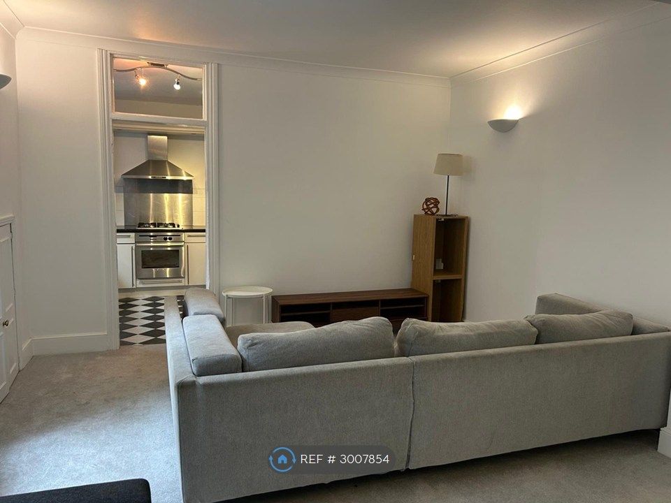 Property photo 2 of 11 Sitting Room