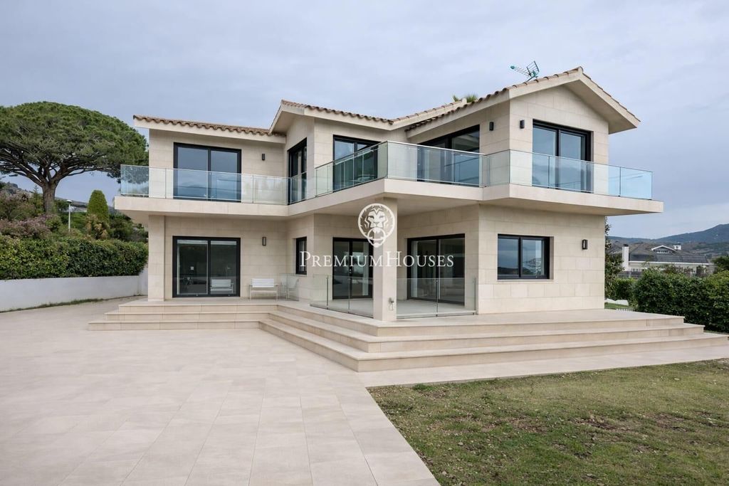 Property photo 1 of 44