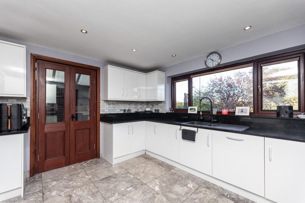 Property photo 3 of 32 5C5A8067.Jpg