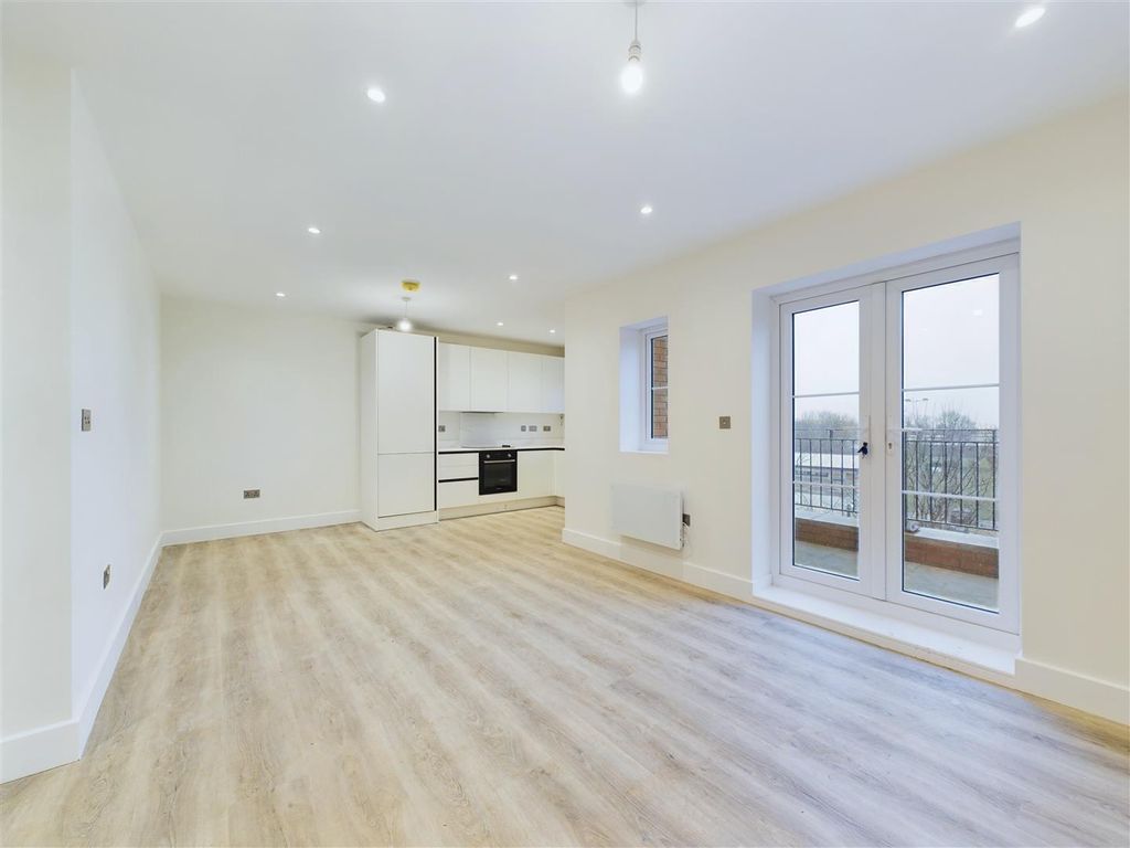 Property photo 3 of 5 Cam04419G0-Pr0017-Still010.Jpg