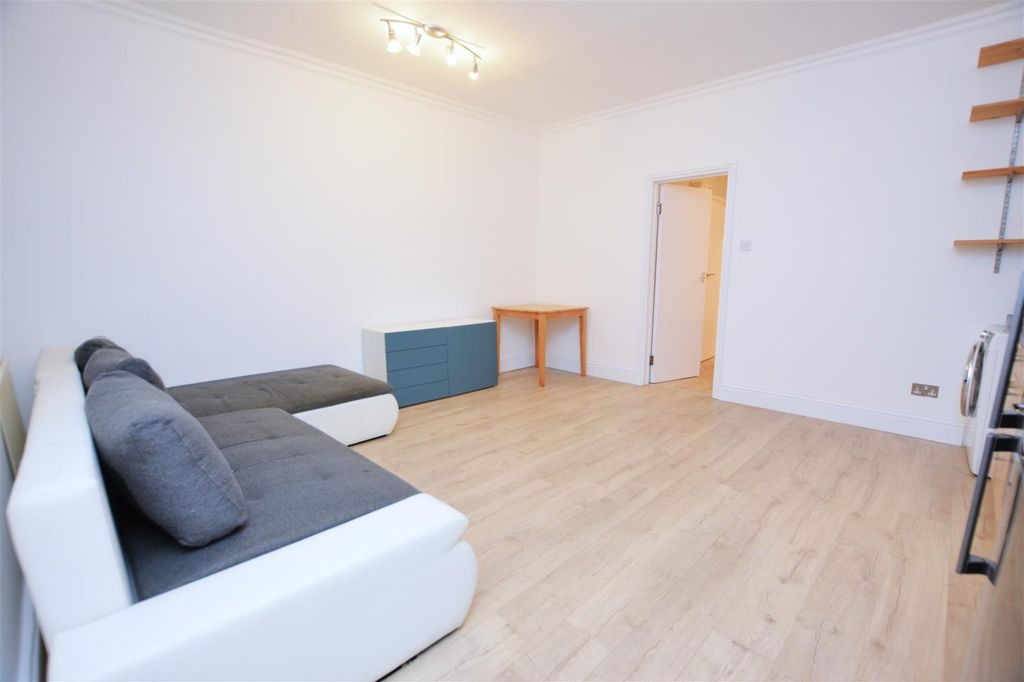 Property photo 2 of 7 Picture No. 07