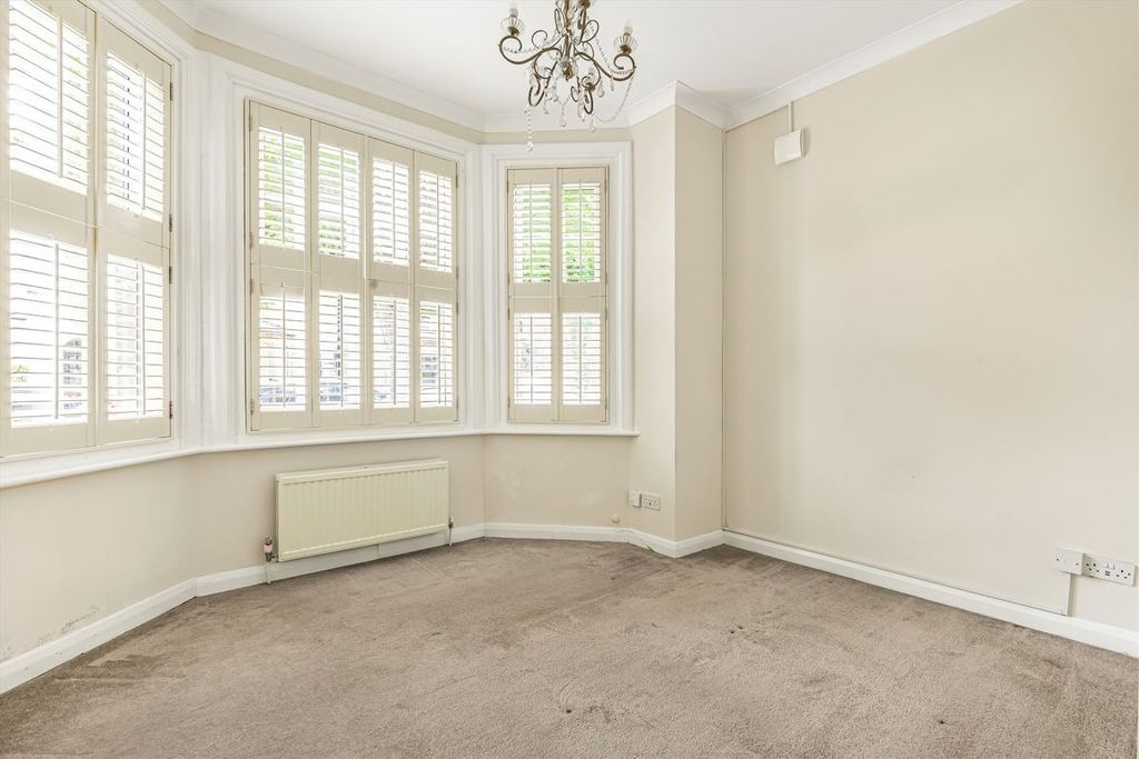 Property photo 3 of 4
