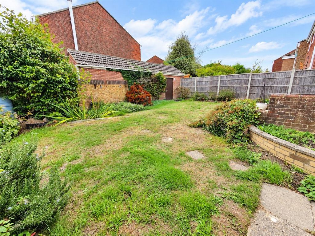Property photo 3 of 16 Garden.Jpg