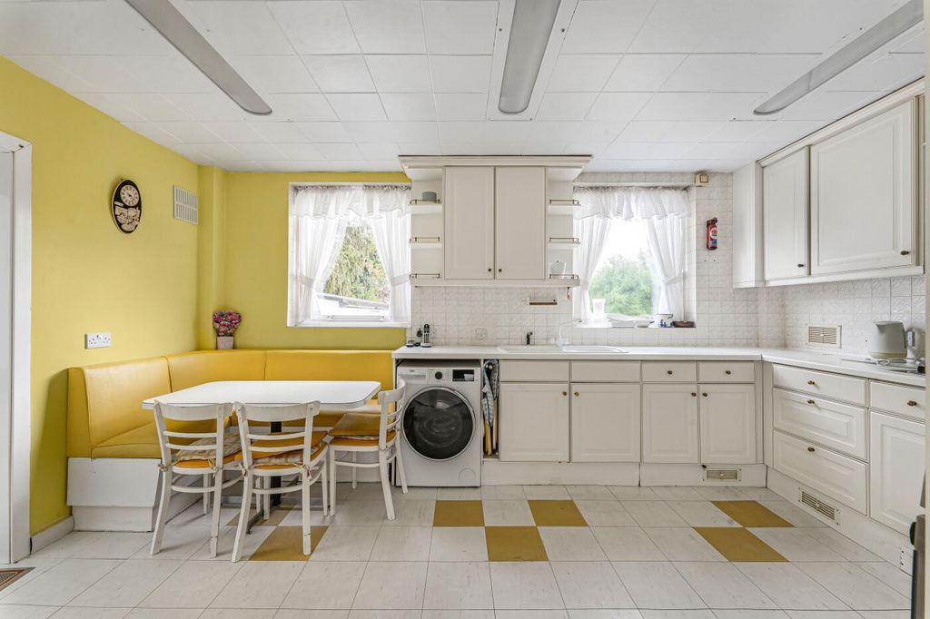 Property photo 3 of 22 Kitchen