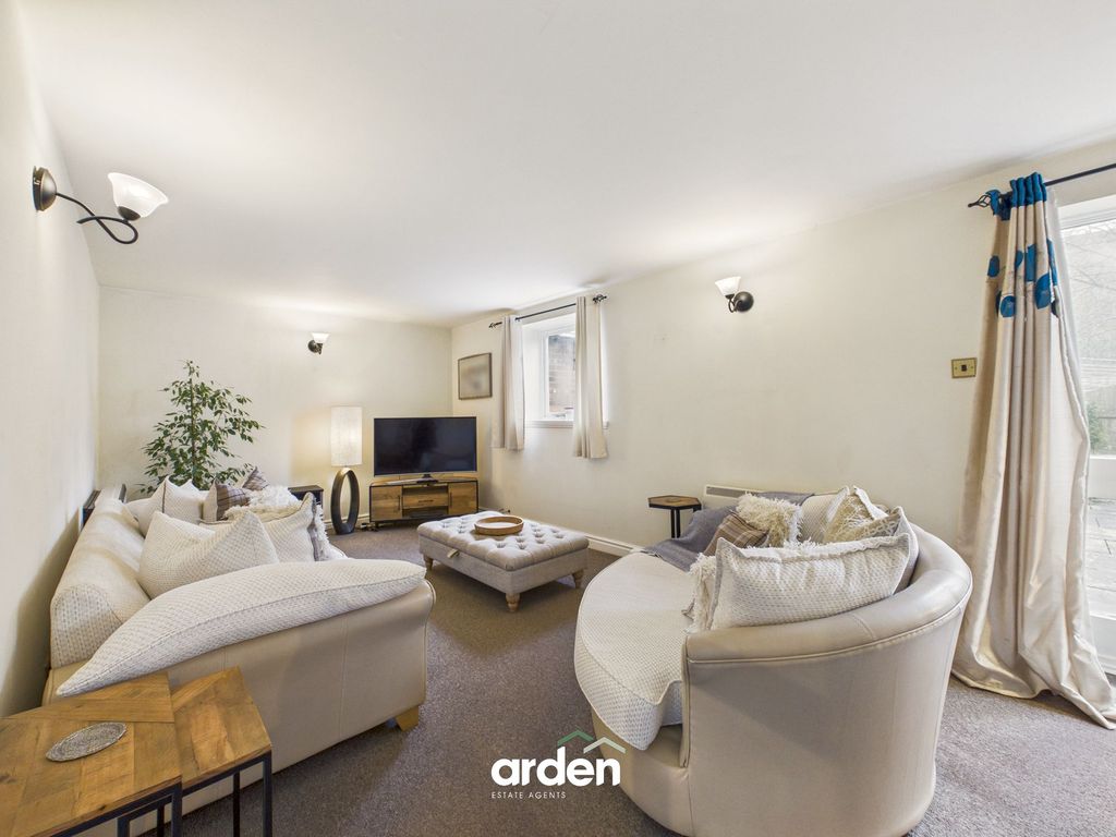 Property photo 2 of 12