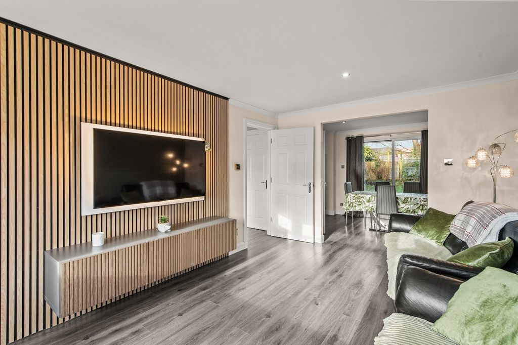 Property photo 3 of 29 4808657