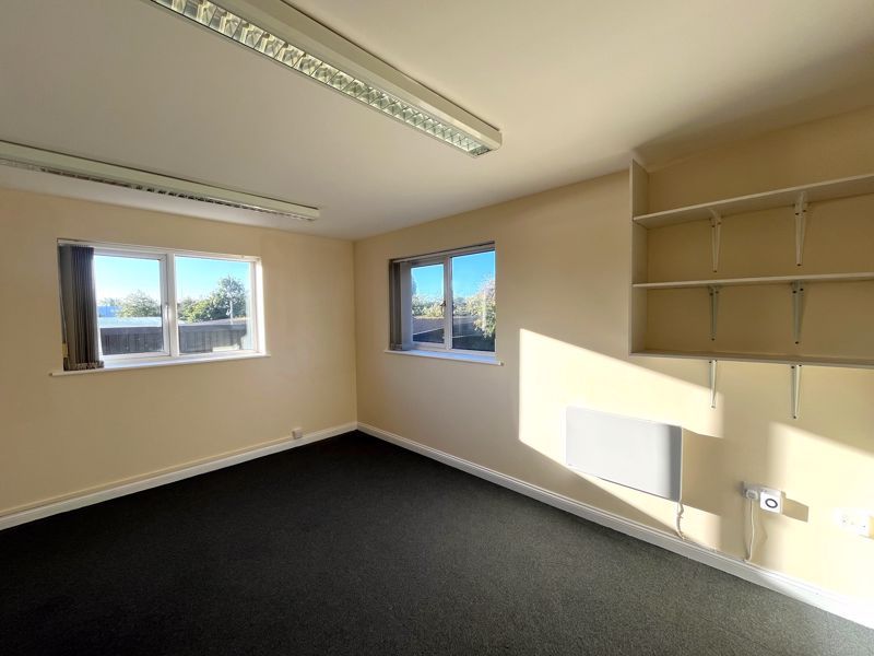 Property photo 2 of 13 Photo 6