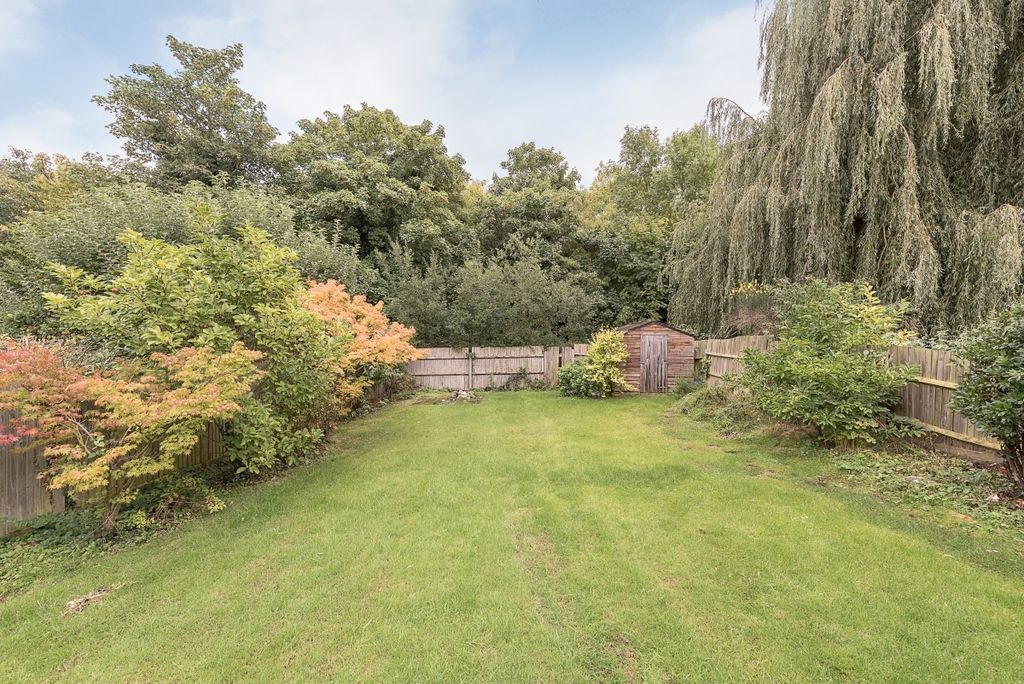 Property photo 3 of 18 Garden3