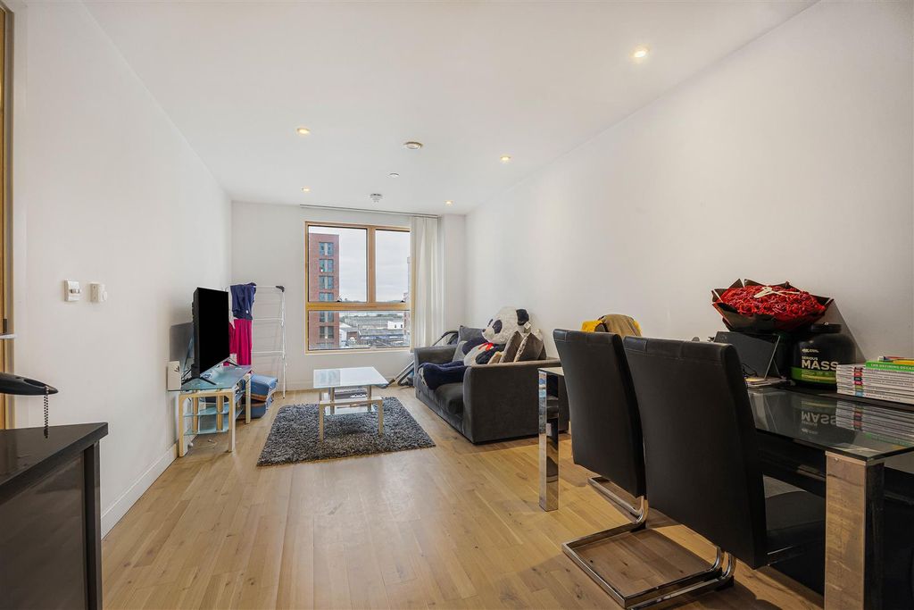 Property photo 2 of 11