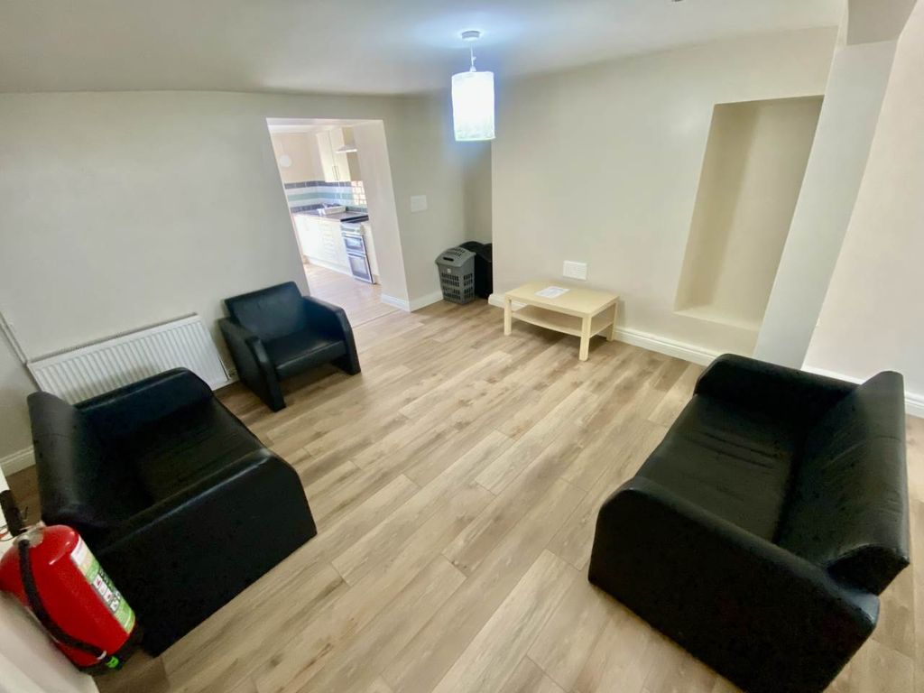 Property photo 2 of 14 Img_9015
