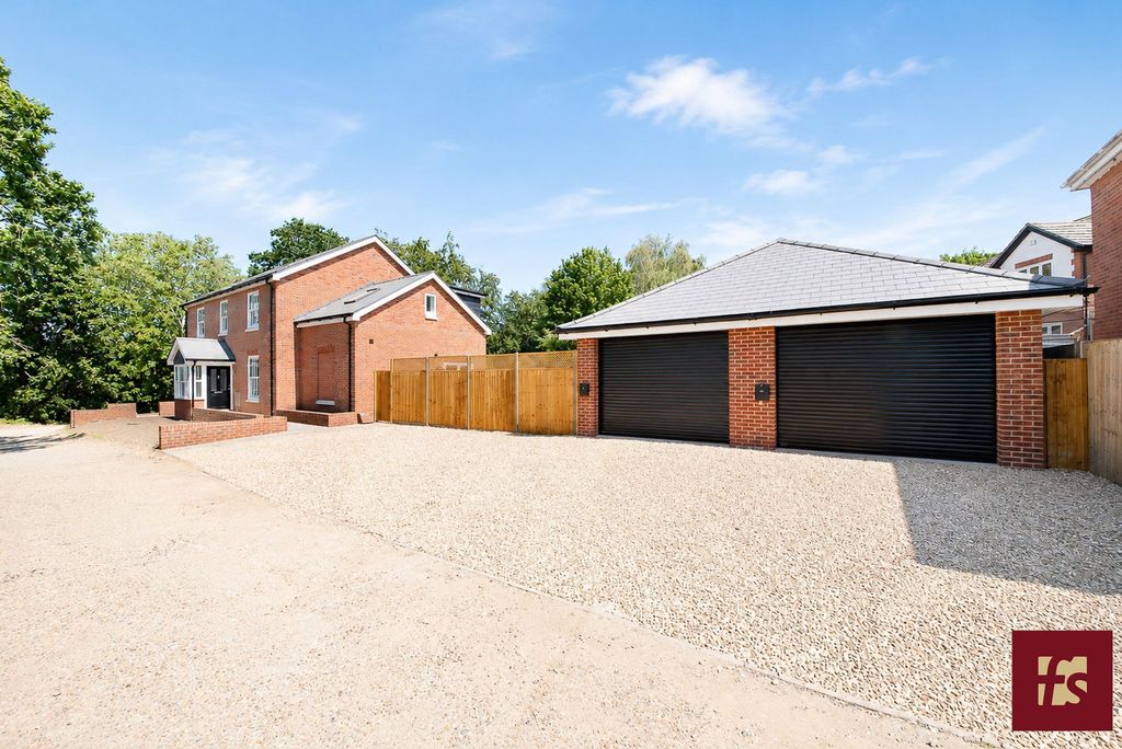 Property photo 3 of 36