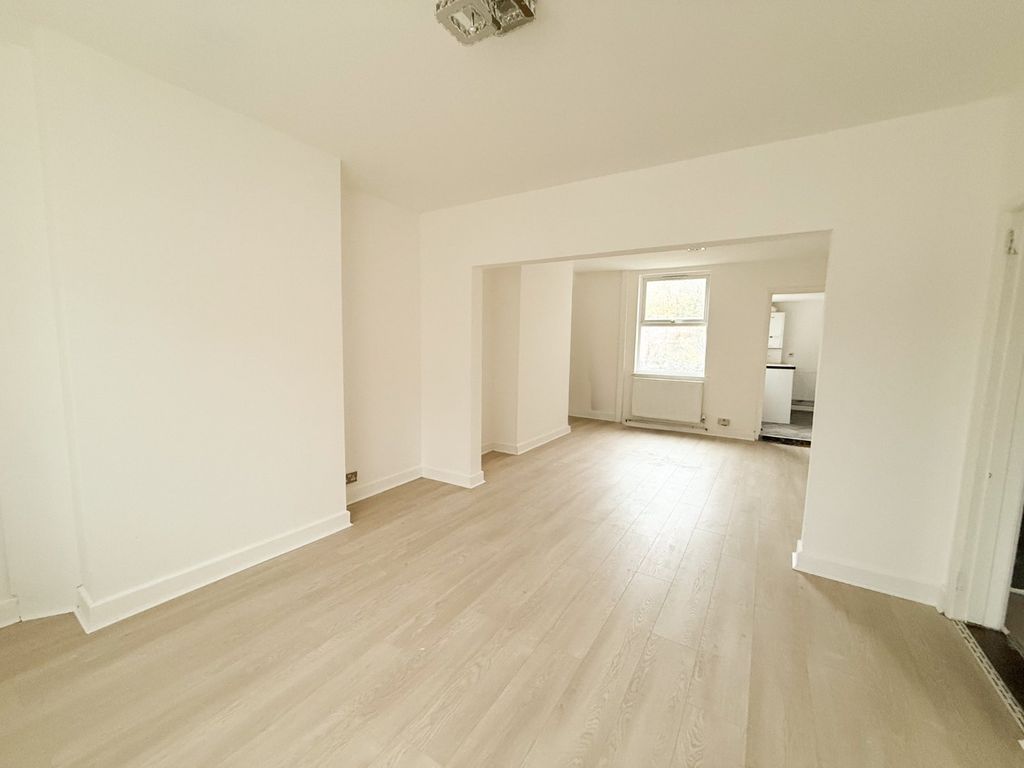 Property photo 2 of 10 Lounge Diner