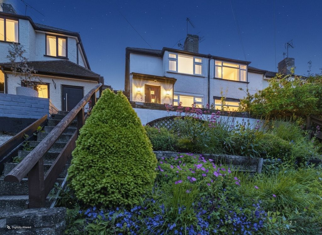 Property photo 2 of 20 976945