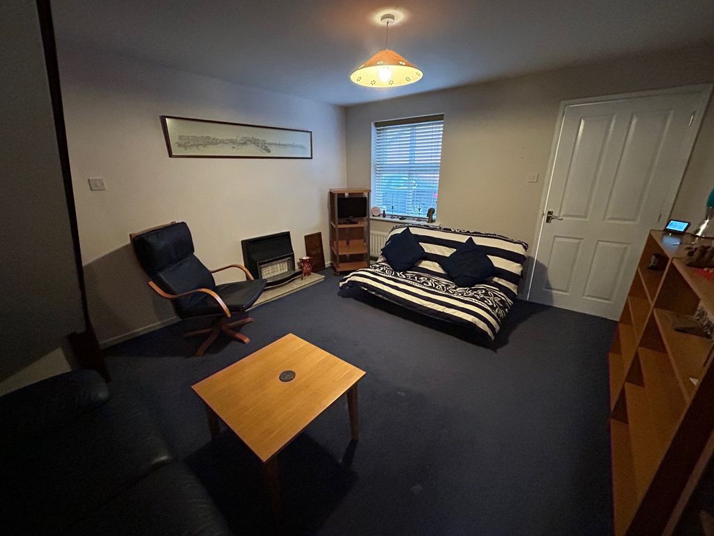 Property photo 2 of 8