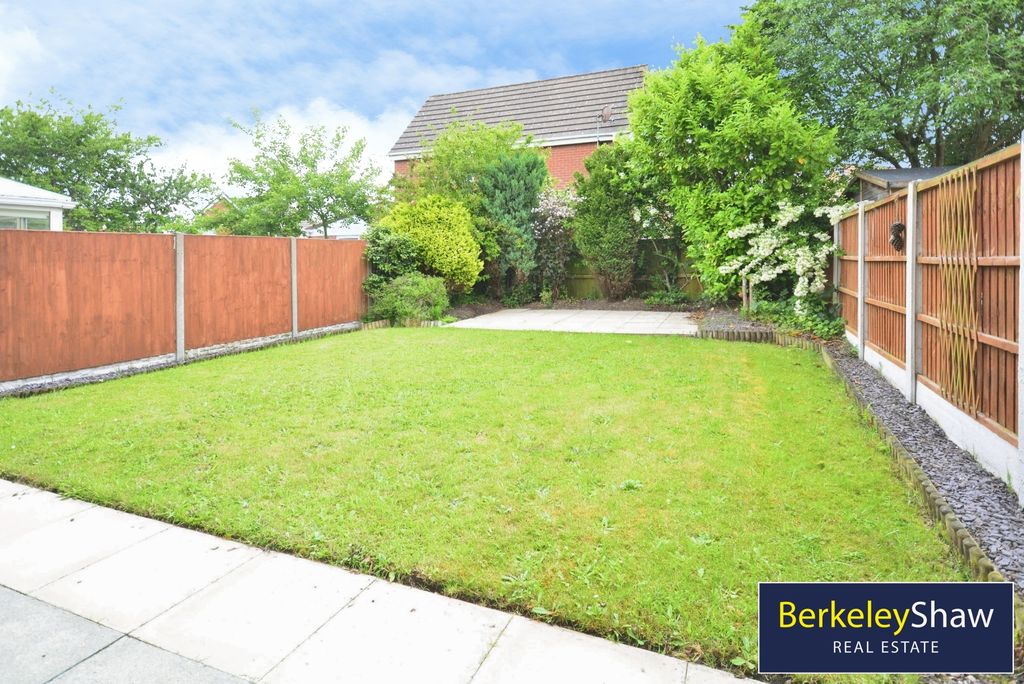 Property photo 2 of 16 Garden