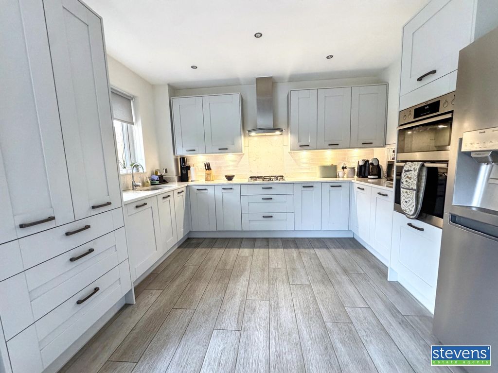 Property photo 3 of 26 Img_7308